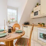 Bernstein Apartament